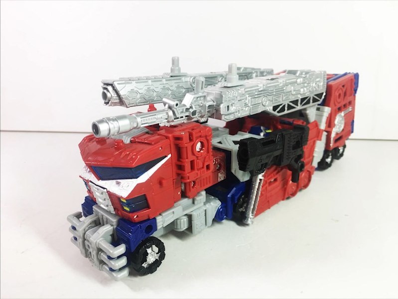 REVIEW Siege Leader Optimus Cybertron War For Cybertron   Updated With Screenshots 01 (2 of 20)